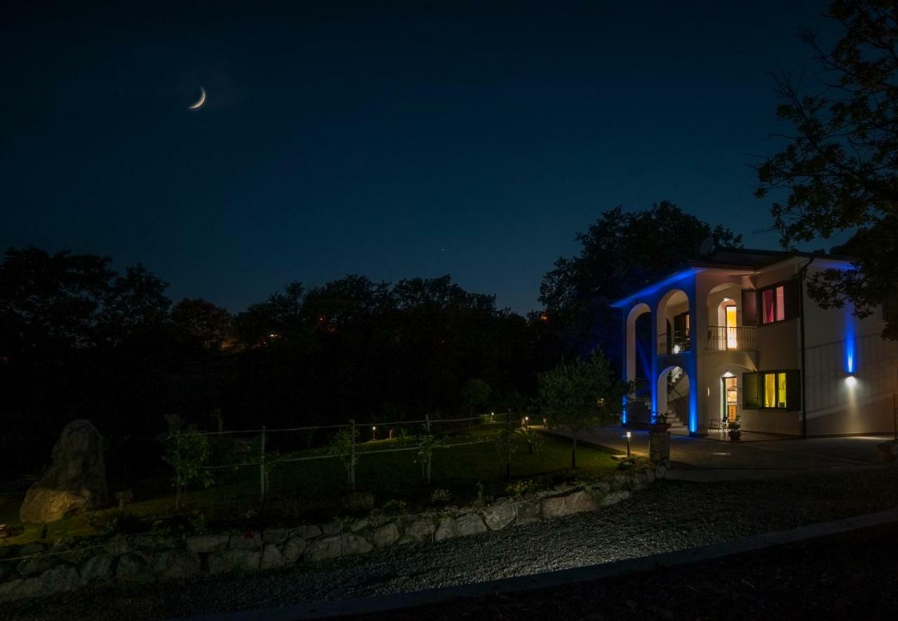 Incanto Di Luna Ispani Bagian luar foto